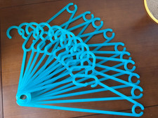 10 cintres en plastique 42x20