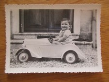 CHILD PHOTO ON PEDAL CAR CITROEN TRACTION 1930 TOY EUREKA 