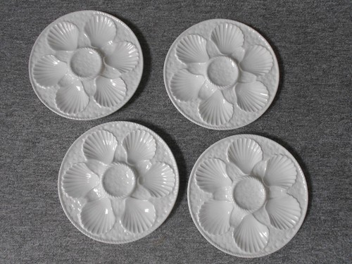 Assiettes blanches à - 4,