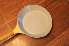 ANCIENNE POELE A FRIRE EN