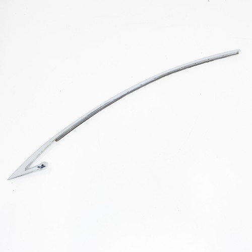 Moulure supérieure vitre - supérieure,
