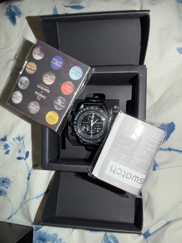 Swatch omega snoopy black - snoopy,