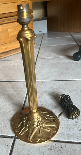 Beau pied lampe bronze - pied,