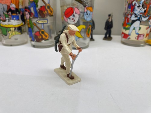 Ancienne figurine plastique - ancienne,