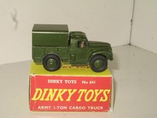 DINKY TOYS, Camion militaire anglais 1 ton cargo truck avec vitrage K