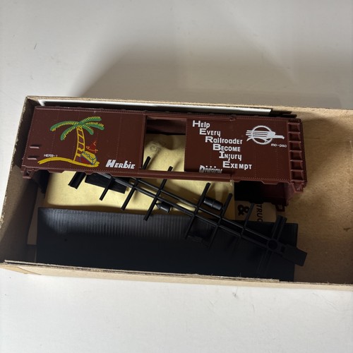 Bev bel athearn 818 - bev-bel,
