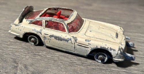 Corgi toys ancienne aston - toys,