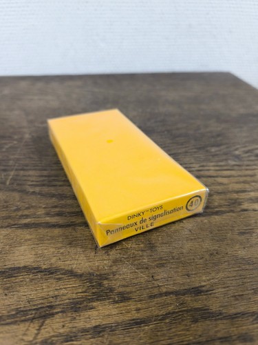 Dinky toys atlas - dinky,