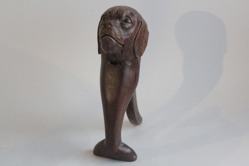 Casse noix chien bois - casse, sculpté