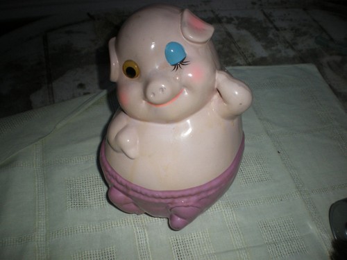 Une grosse tirelire cochon - tirelire, en