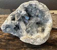 Superbe géode de Célestine - 2,430kg
