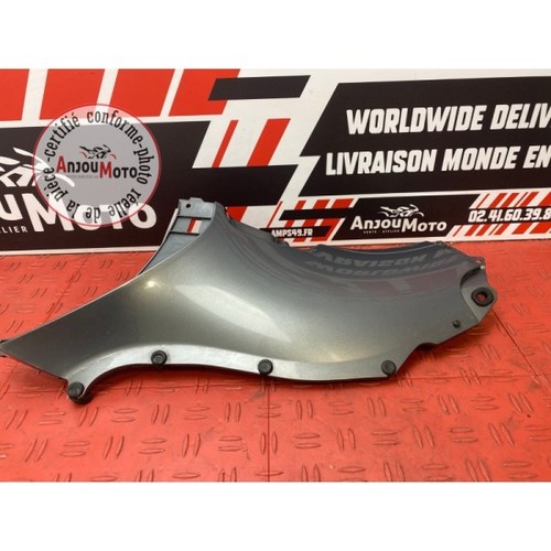 Cache plastique sous - , selle