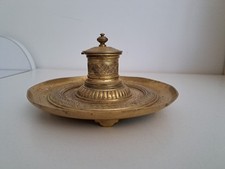 Ancien encrier laiton décoré