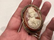 camee broche vintage