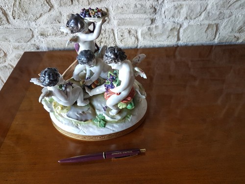 Grand groupe porcelaine - groupe,