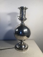 Lampe à pétrole ancienne en