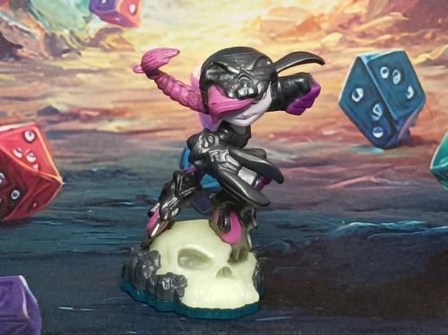 Roller brawl figurine - roller,