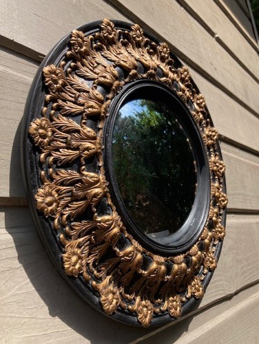 Remarquable miroir convexe dit