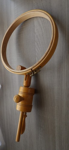 Tambour broder avec - à, broder,