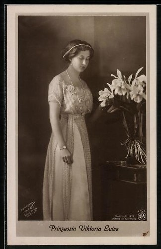 Carte postale victoria louise - postale,