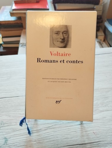 Voltaire romans contes - voltaire., et