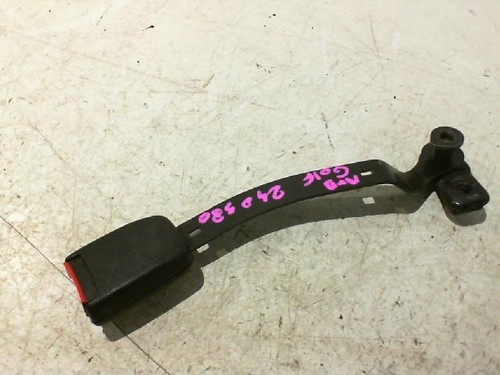 Attache ceinture avant - , droit
