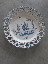 Assiette ajourée faïencerie