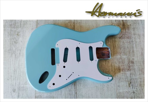 Pickguard stratocaster - stratocaster, 8