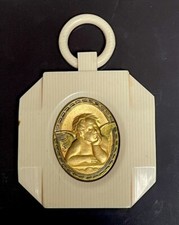 Médaille de Berceau Ancienne Carrée à Médaillon plaqué Or ANGE  SIGNÉ Rc