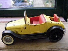 Très ancienne voiture made en U S A longueur 25 cm en Metal.