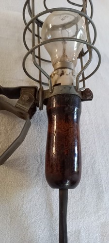 Ancienne lampe baladeuse - ancienne,