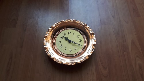 Horloge murale quartz - a,
