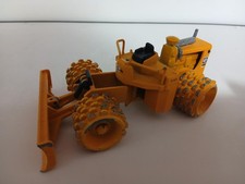 Compacteur CAT n°218 marque