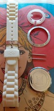 Pièces et Bracelet blanc type Ice Watch avec 2 attaches 1 contour support  fond