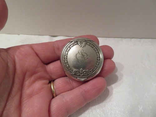 Ancien poudrier argent - en,