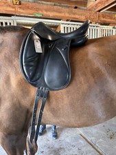 Devoucoux Makila Dressage Saddle (17.5” w/ medium tree) 