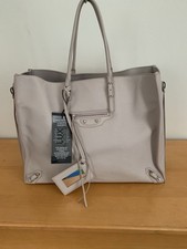 Authentic Balenciaga  Paris A4 Papier Tote-Rose Poudre Leather 357331