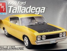 AMT 6989 1969 Ford Torino Talladega w/NASCAR Parts McM KIT 1/25 Niob