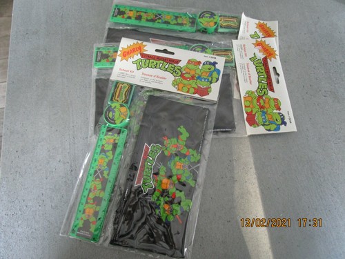 School kit trousse - school,