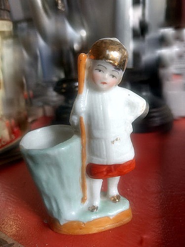 Ancienne figurine porte - ancienne,