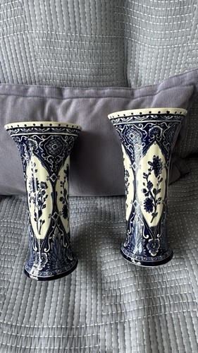 Pair vintage delft - pair,