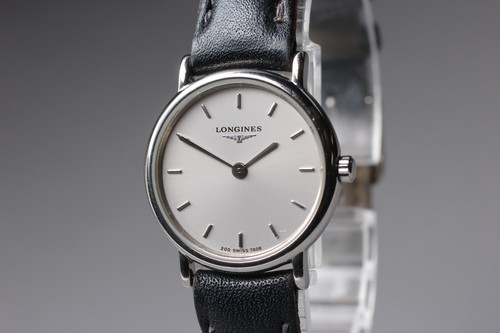 Presque comme neuve montre - neuve],