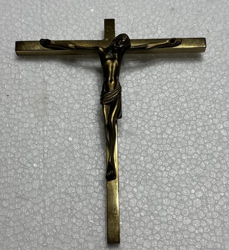 Crucifix bronze - crucifix, en