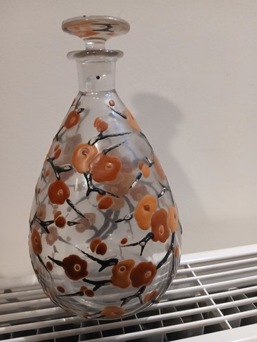Carafe émaillée signée