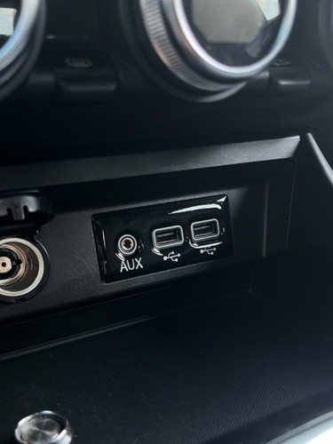 Black glossy usb port - port, cover