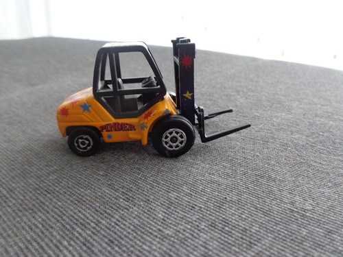Pinder majorette chariot - ,
