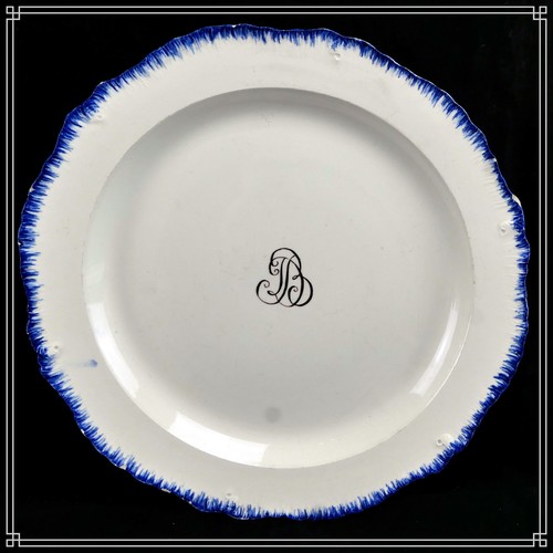 Belle assiette faience fine - assiette, en