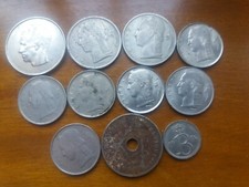 Lot de 11 anciennes pièces