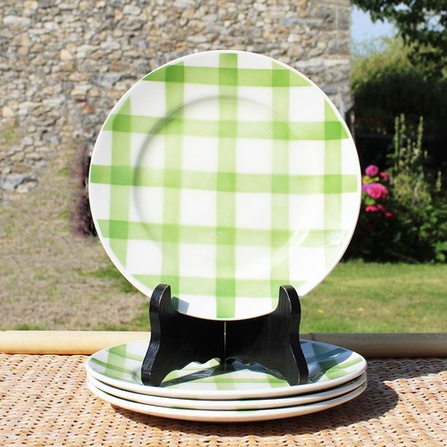 Ensemble assiettes à - de,