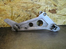 Platine de repose pied droite